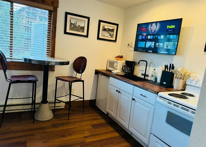 Stay At The Loose Moose Lodge 8 Near Rmnp