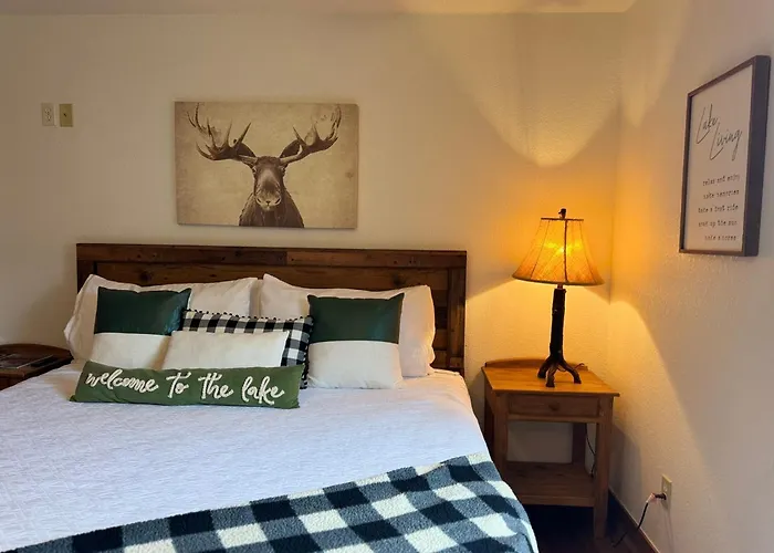 Stay At The Loose Moose Lodge 8 Near Rmnp